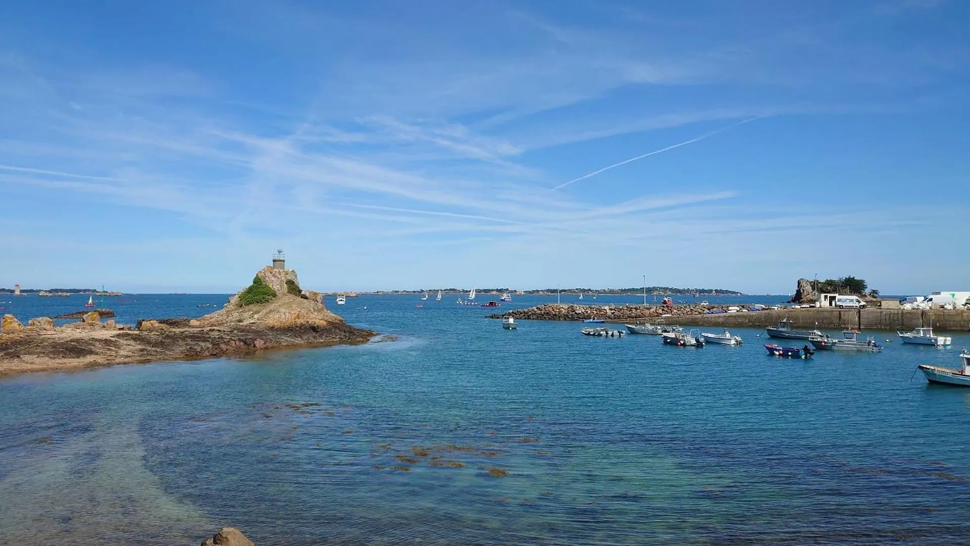 Couette-café Les Chambres Du Roc'H Hir A Loguivy De La Mer Ploubazlanec