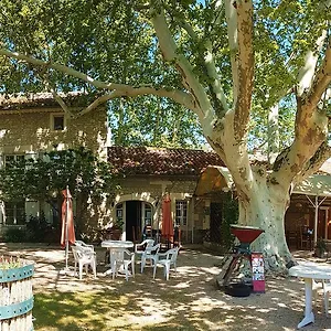 ** Couette-café Mas Des Vertes Rives France